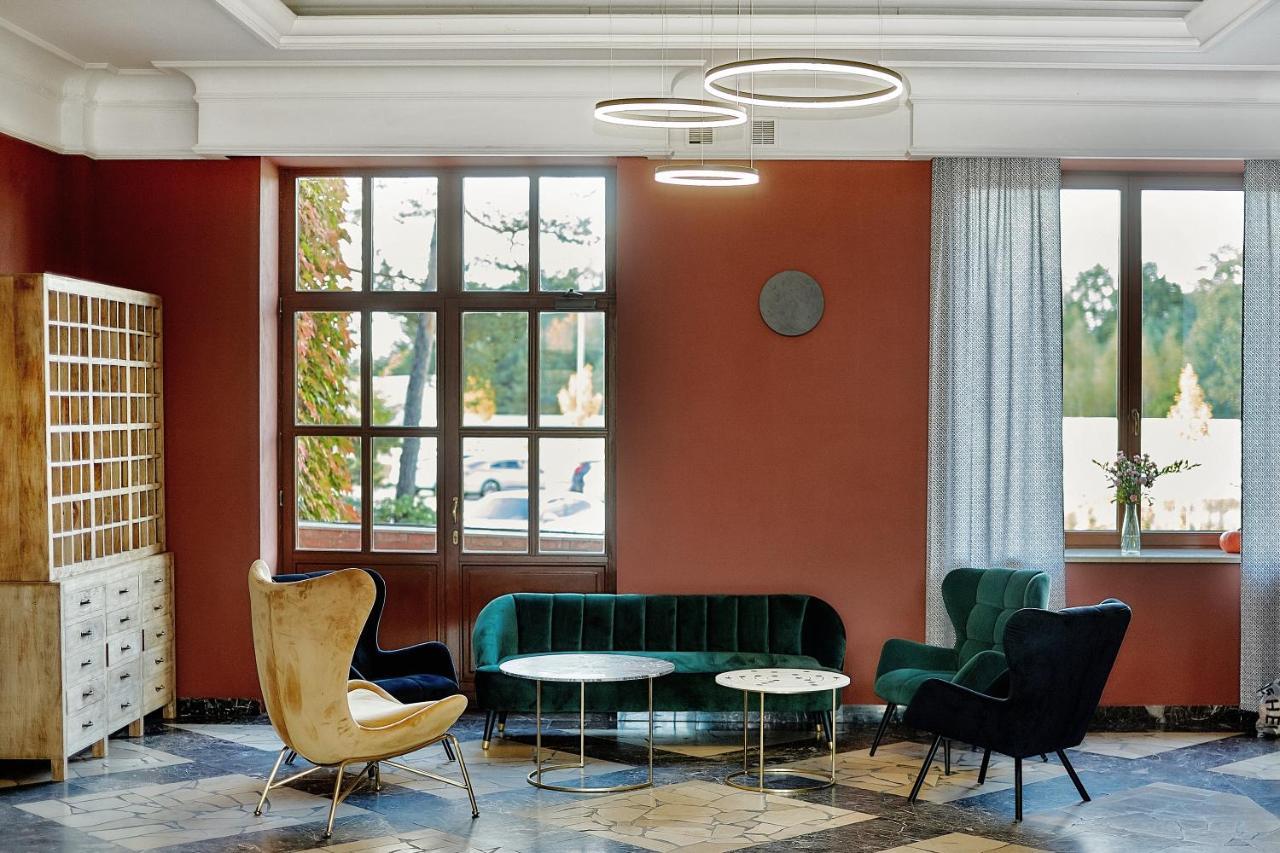 Hotel Sphinx Zabia Wola Екстериор снимка