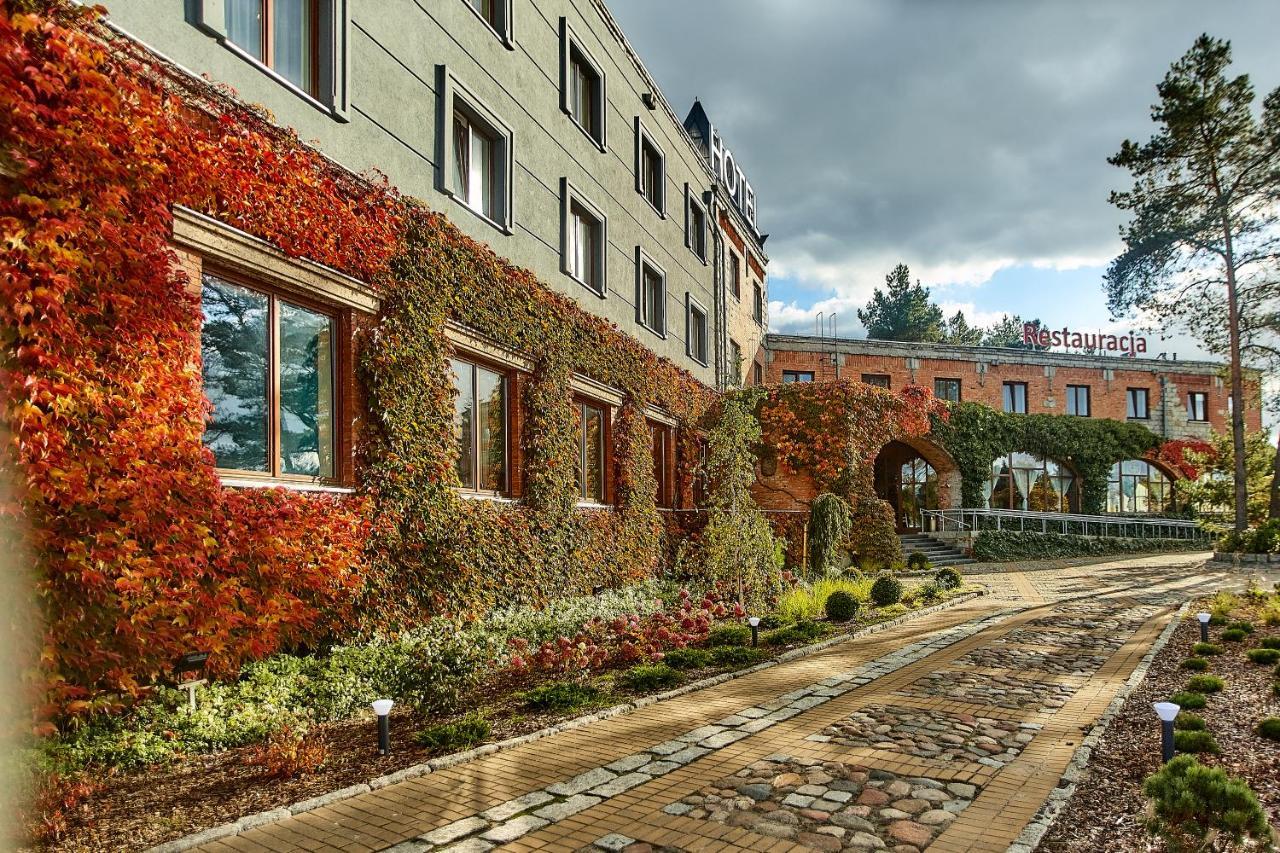 Hotel Sphinx Zabia Wola Екстериор снимка