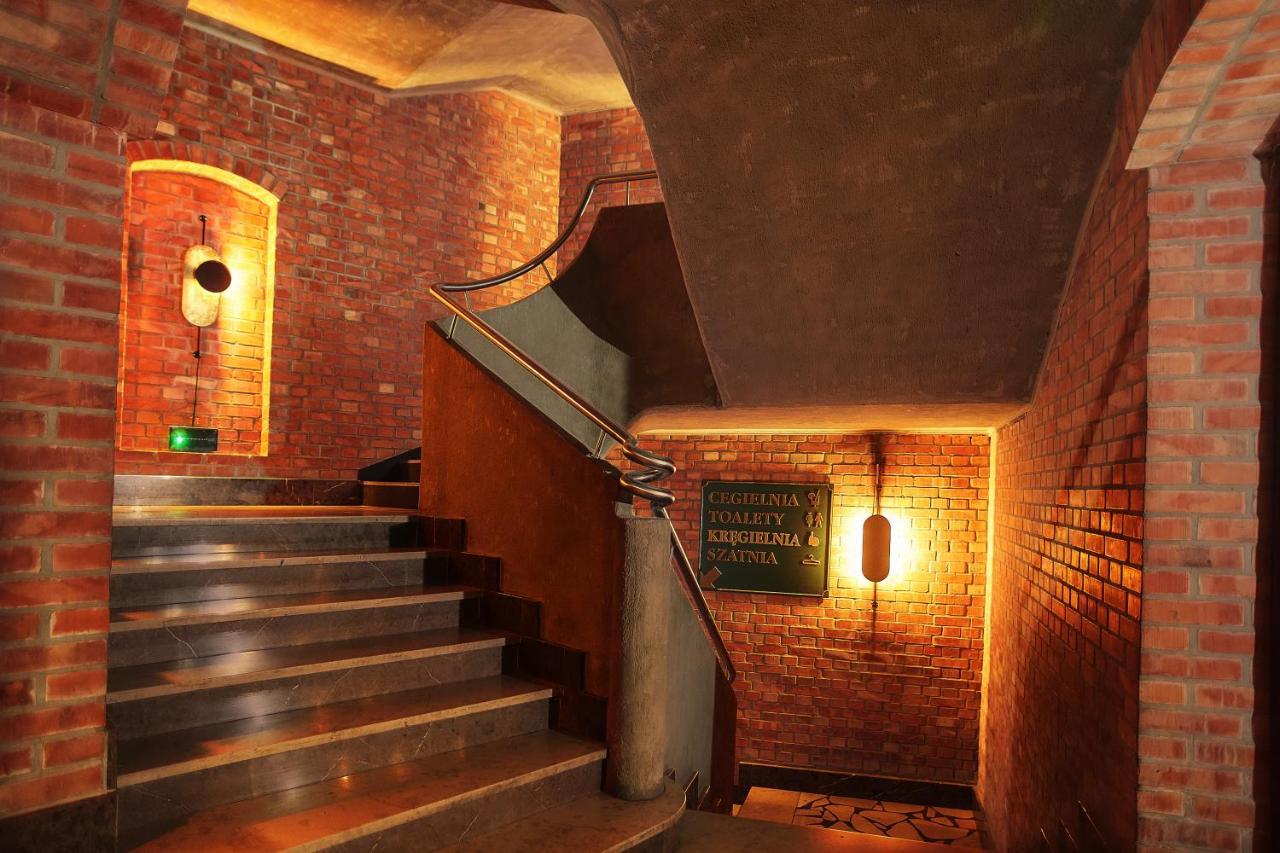 Hotel Sphinx Zabia Wola Екстериор снимка