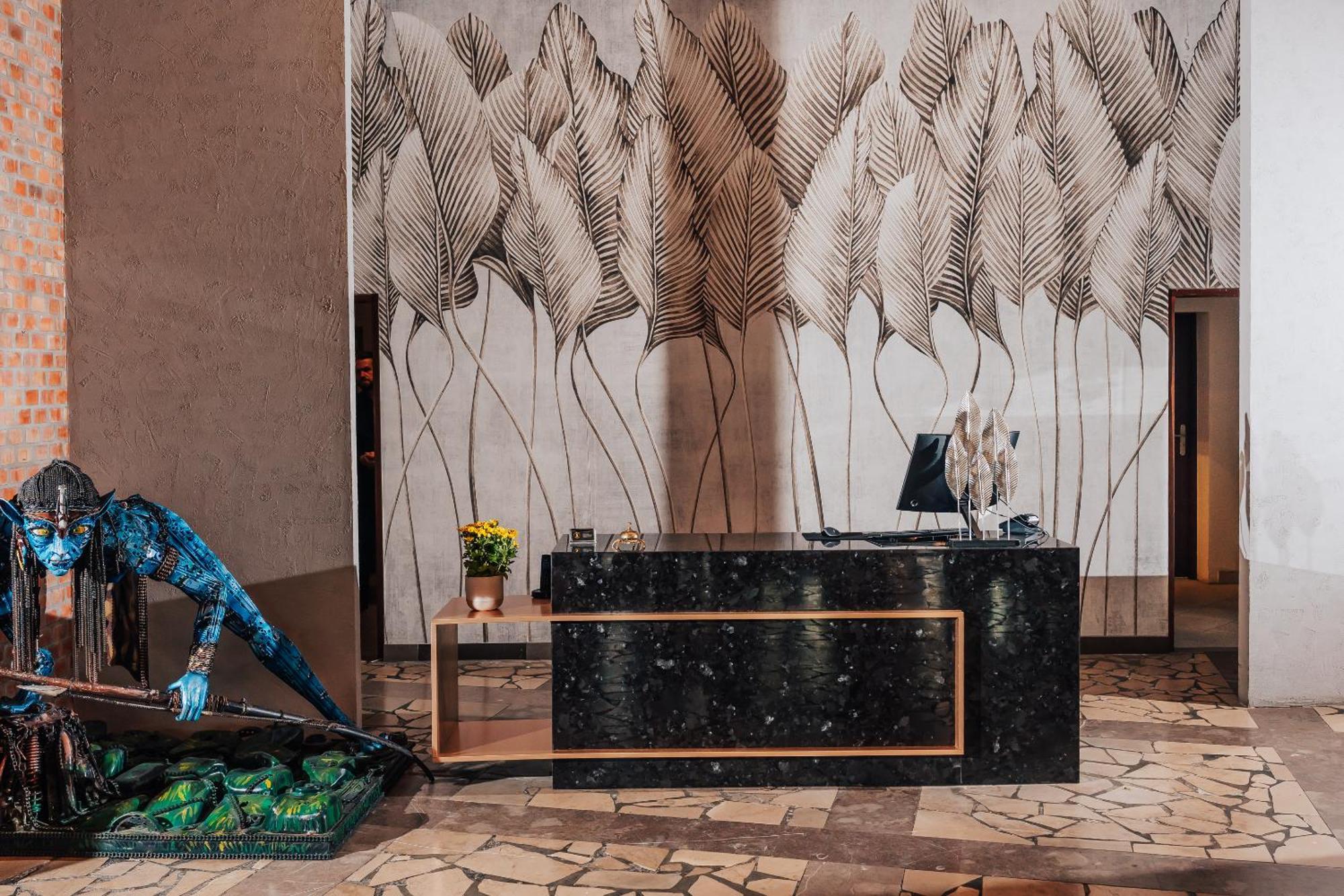 Hotel Sphinx Zabia Wola Екстериор снимка