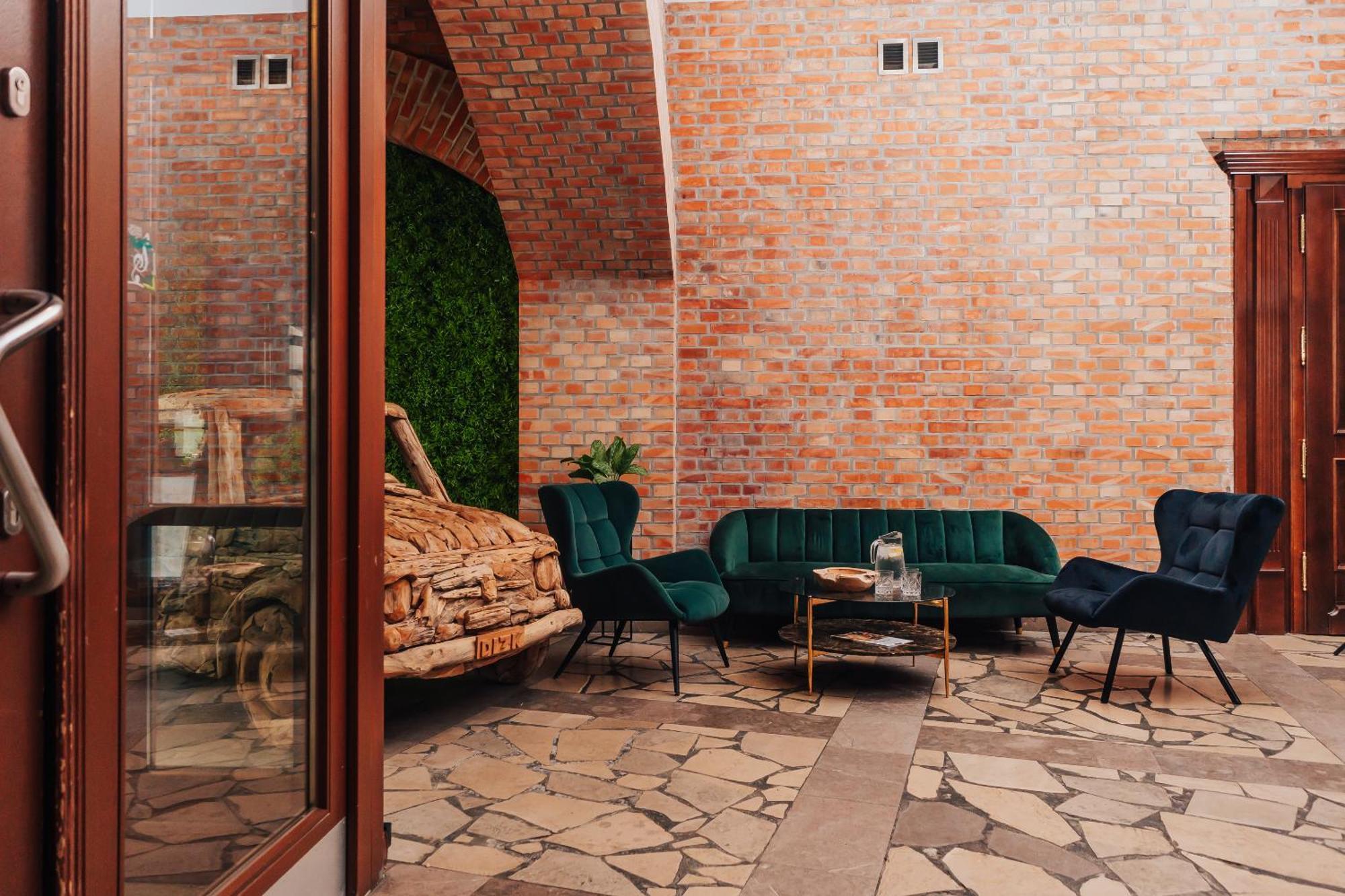 Hotel Sphinx Zabia Wola Екстериор снимка