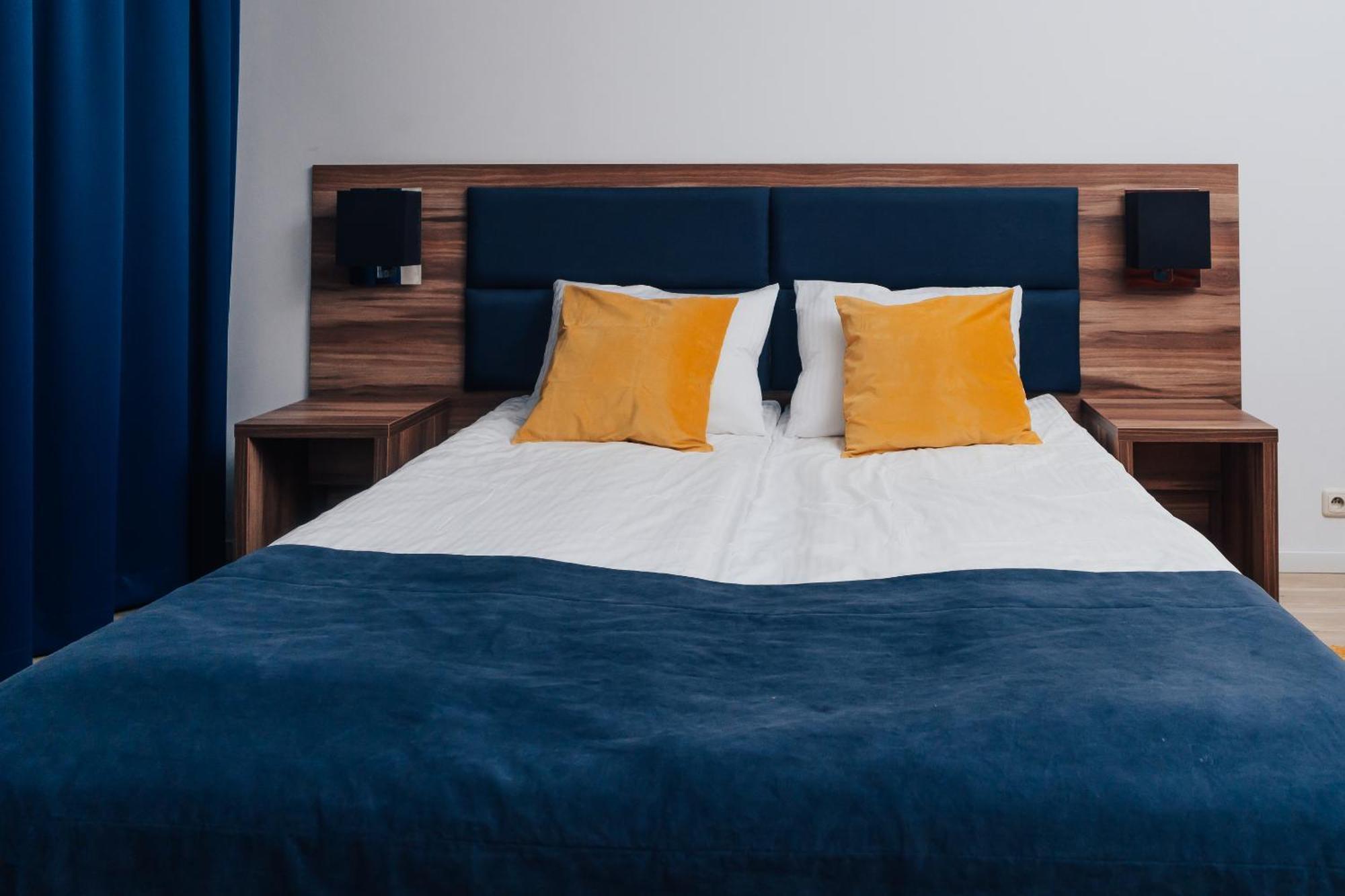Hotel Sphinx Zabia Wola Екстериор снимка