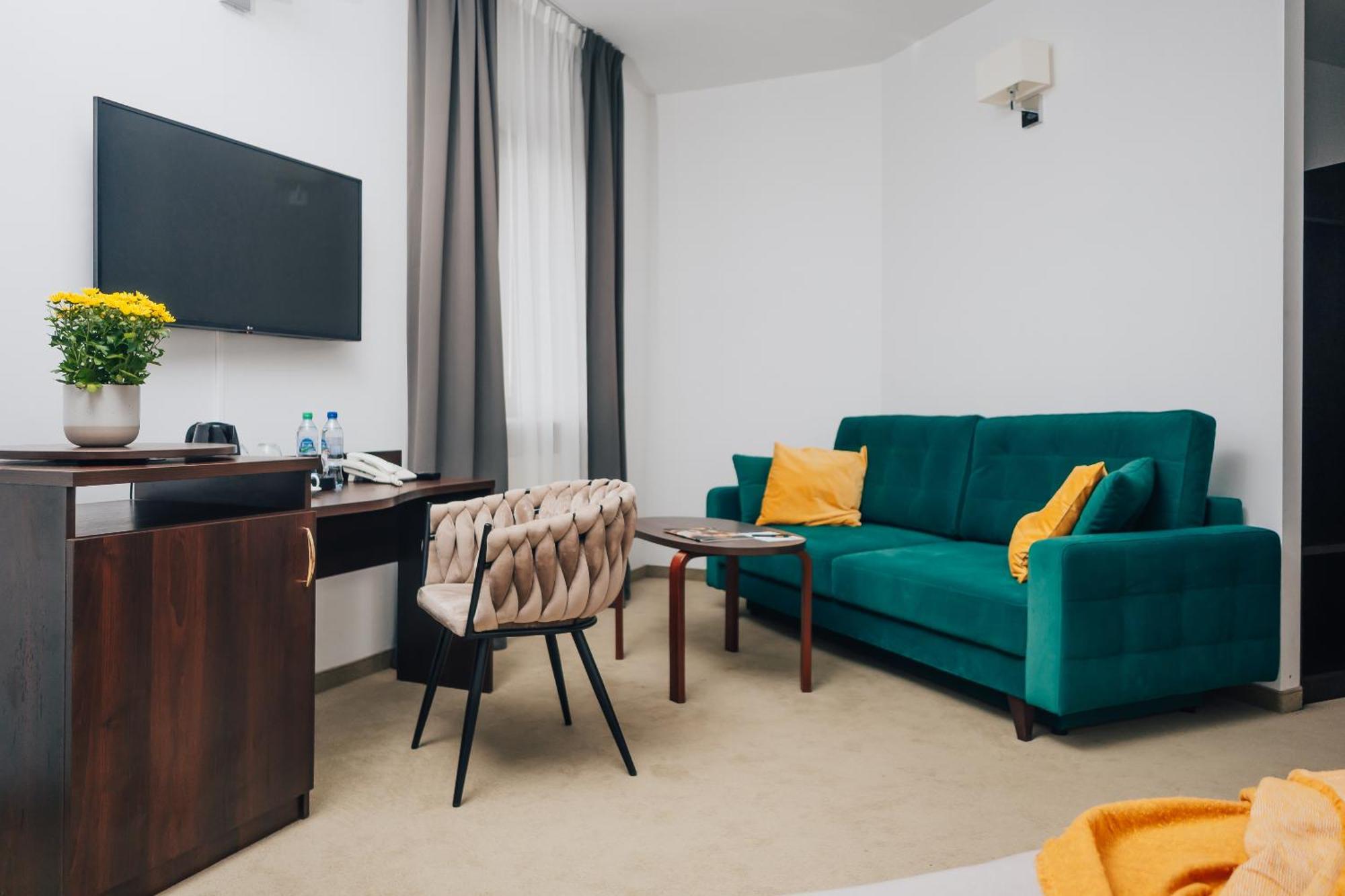 Hotel Sphinx Zabia Wola Екстериор снимка